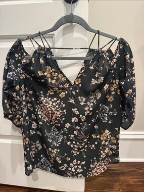 Skies Are Blue Black Floral V-Neck Off-Shoulder Blouse